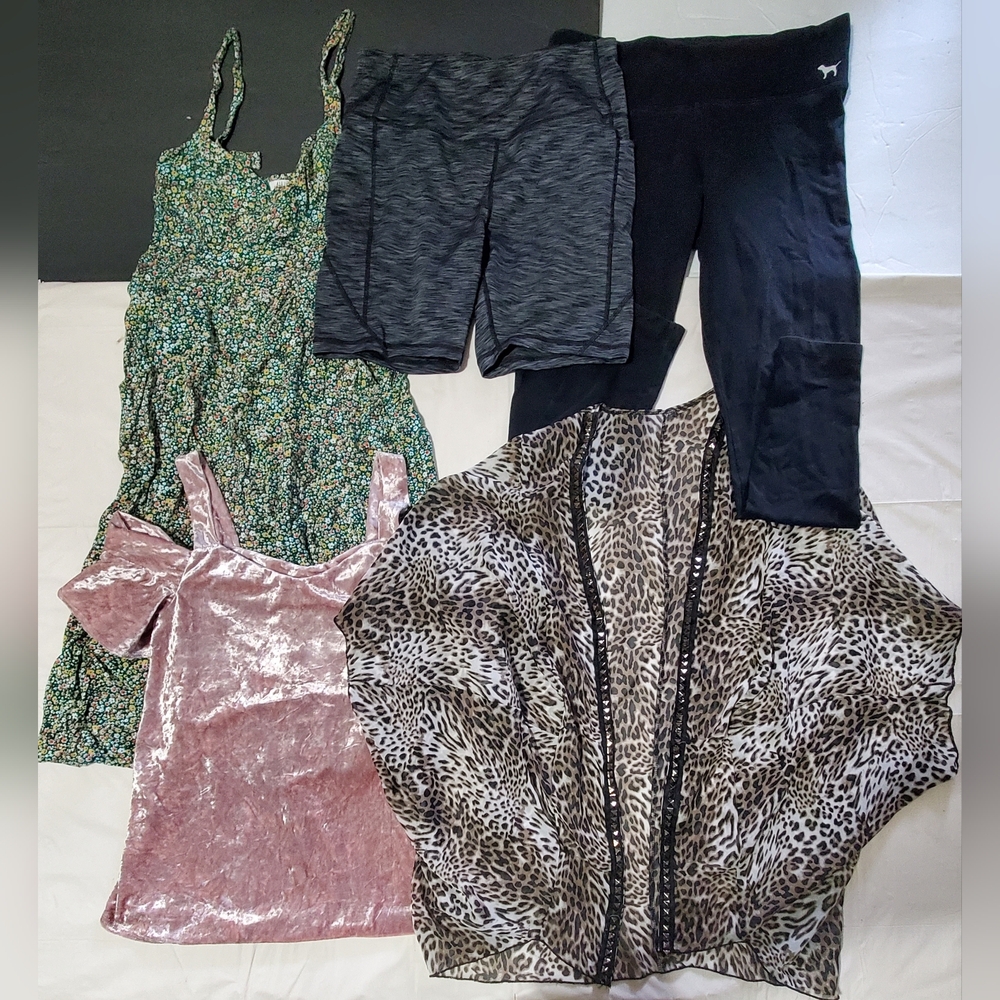 Lot of Women Medium Clothes Used